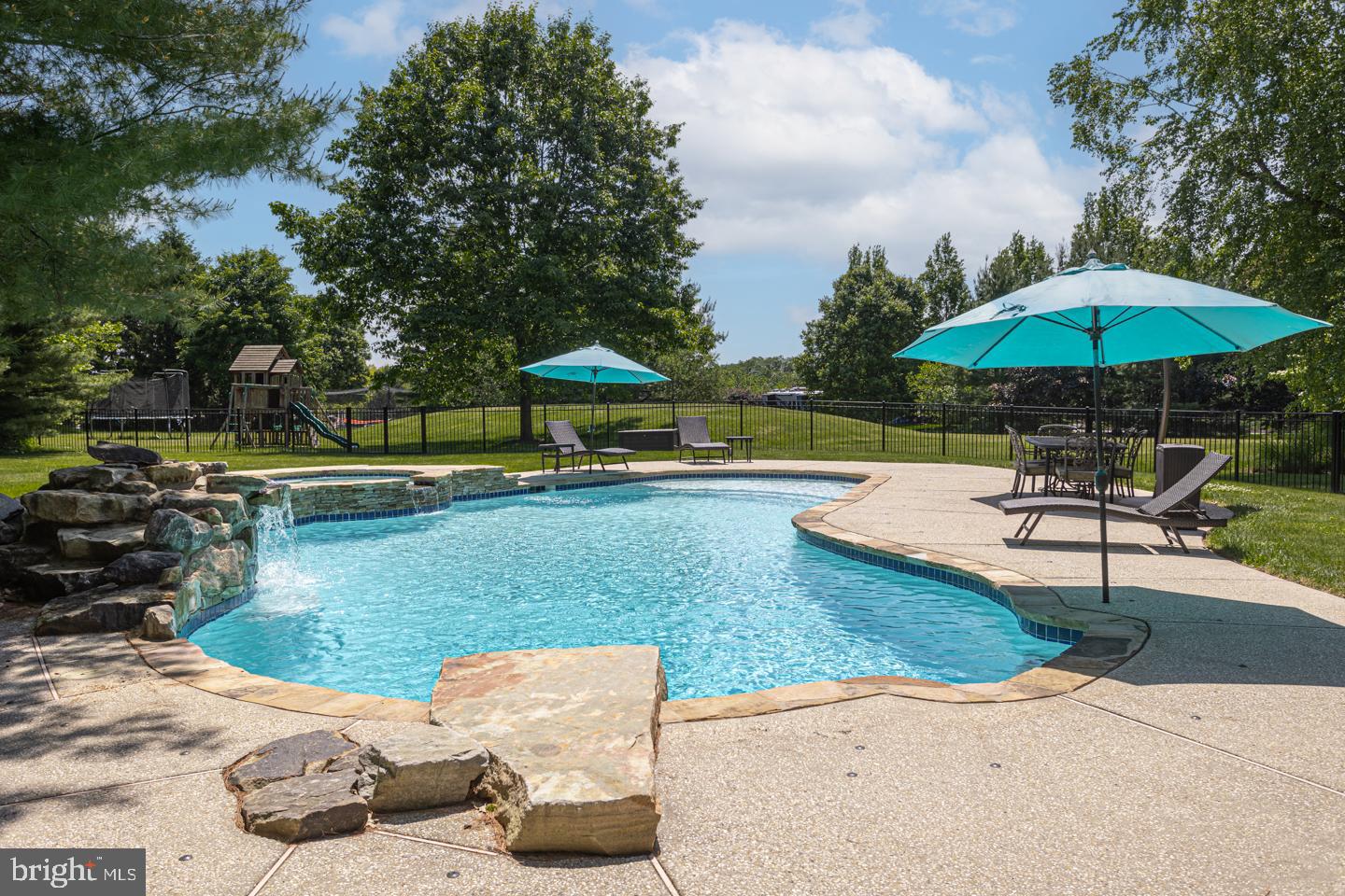 LONGMEADOW - Residential