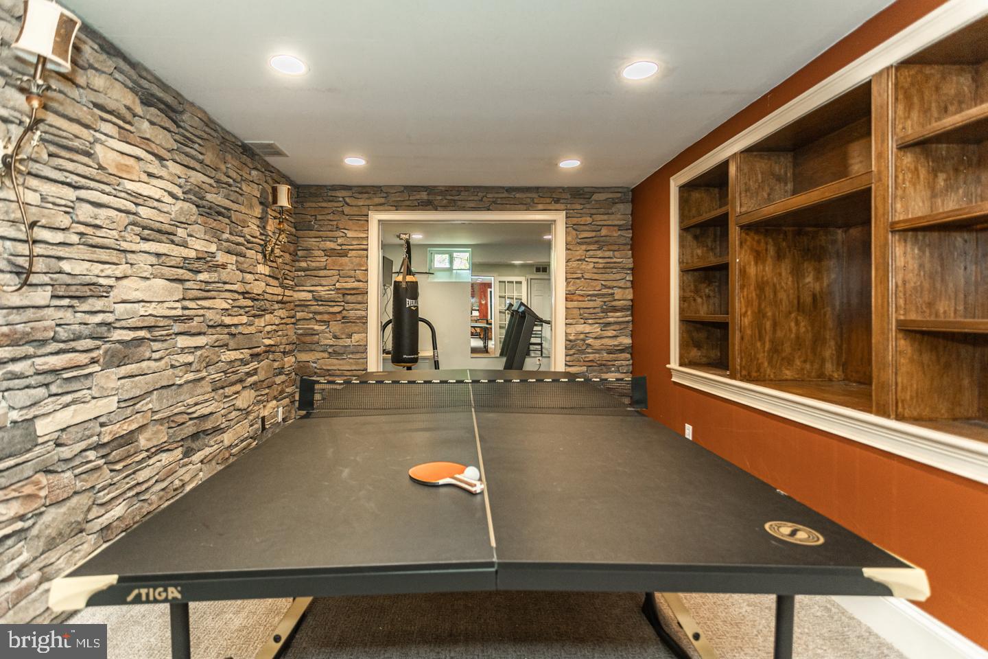 LONGMEADOW - Residential