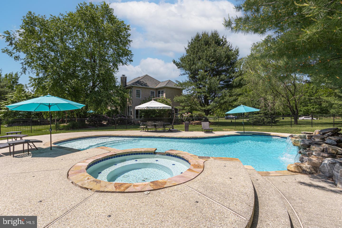 LONGMEADOW - Residential