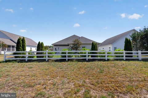 Tiny photo for 11271 Yellowstone Court, WHITE PLAINS, MD 20695 (MLS # MDCH2055360)