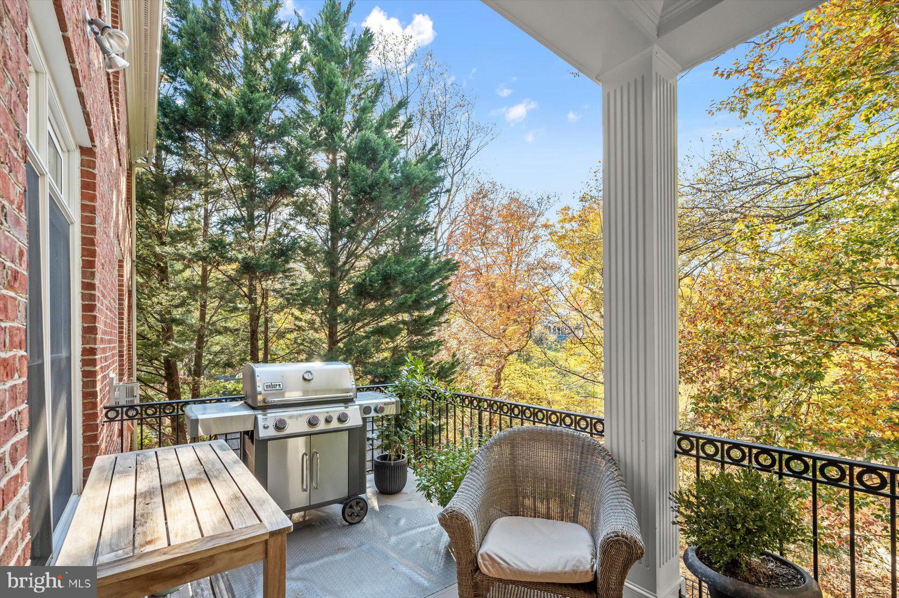 RIVER FALLS - Residential