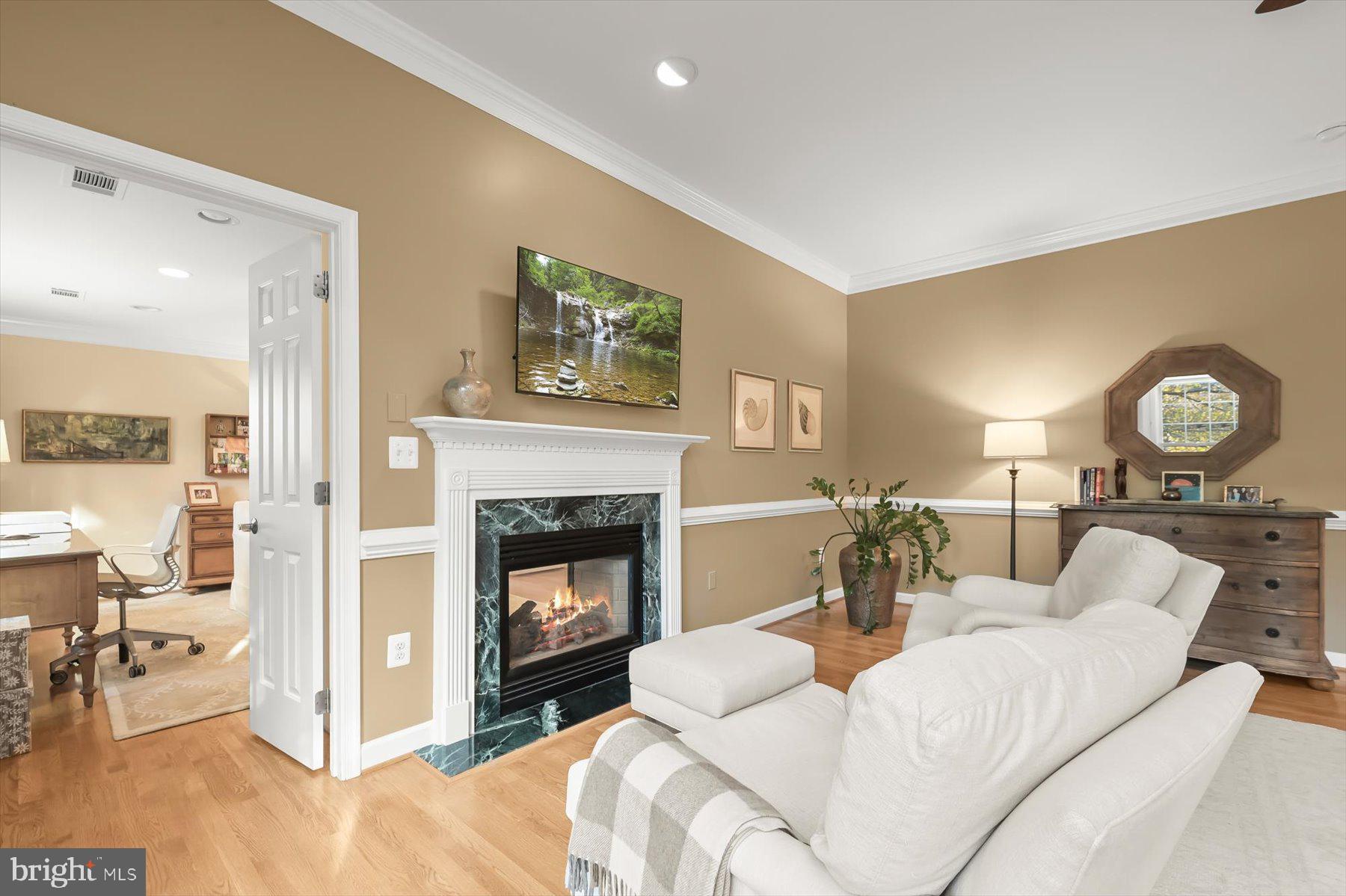 RIVER FALLS - Residential