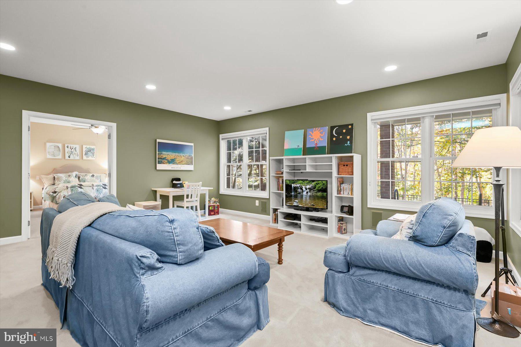 RIVER FALLS - Residential