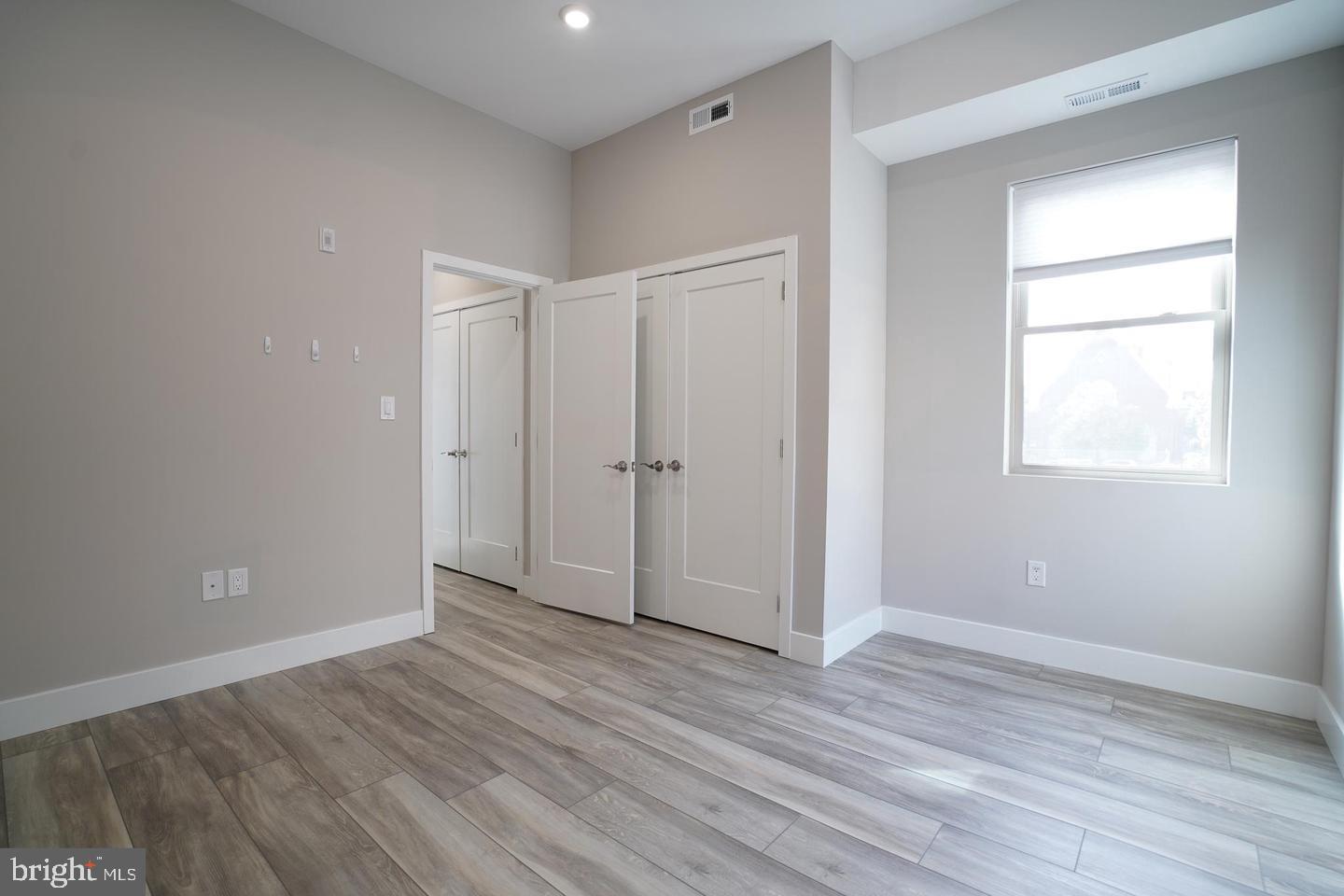 NORTHERN LIBERTIES - Commercial Sale