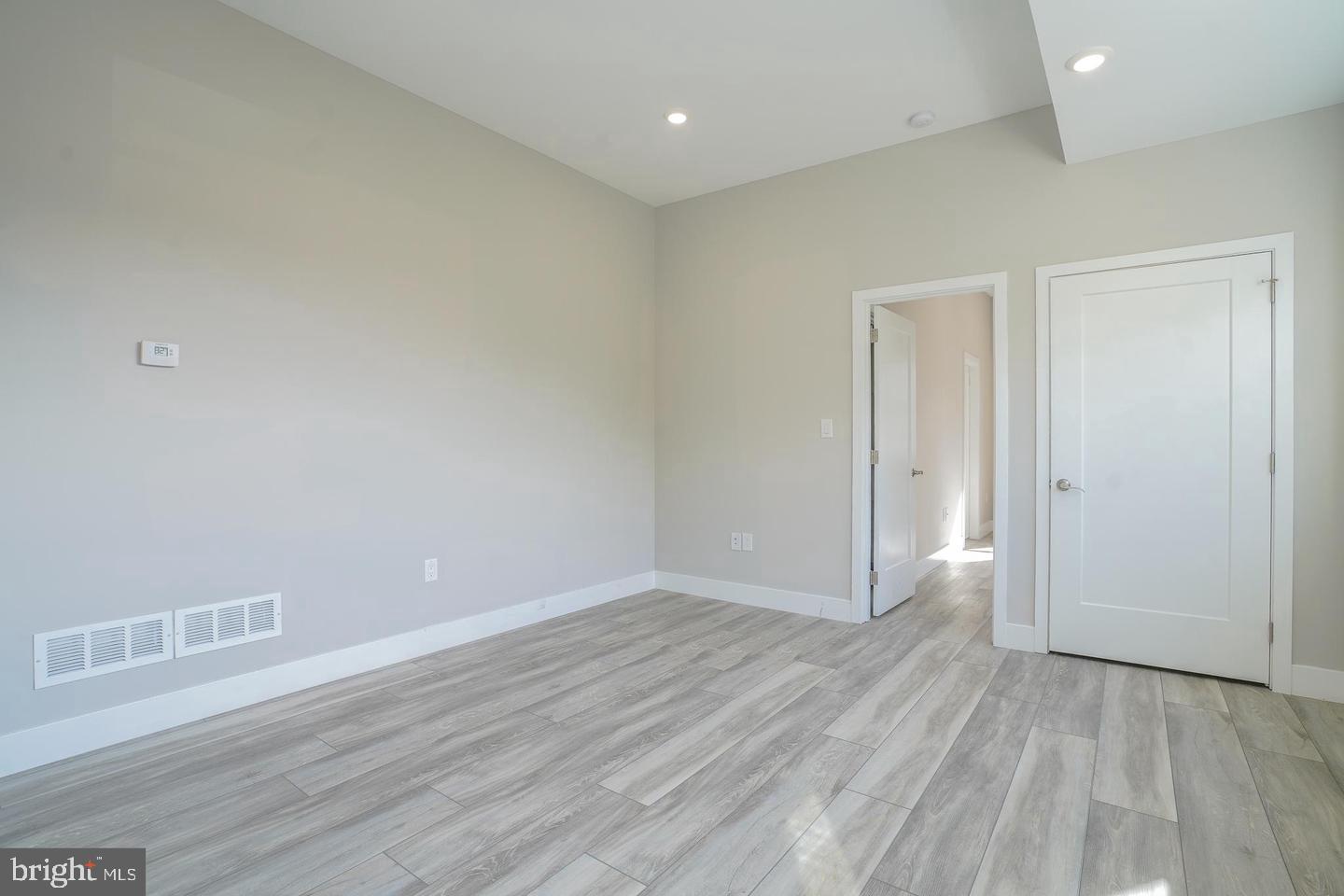 NORTHERN LIBERTIES - Commercial Sale