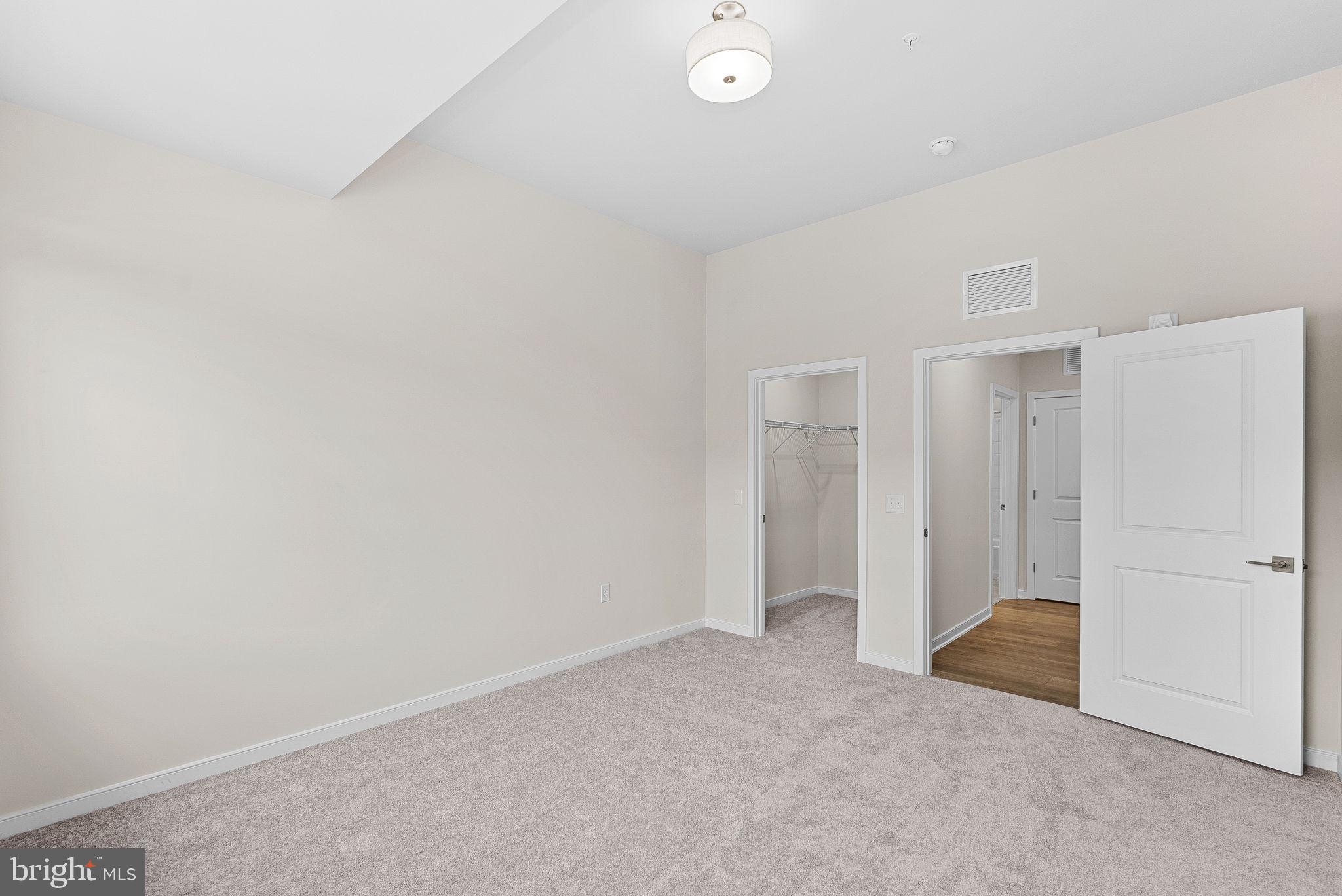 POTOMAC STATION MARKETPLACE - Residential