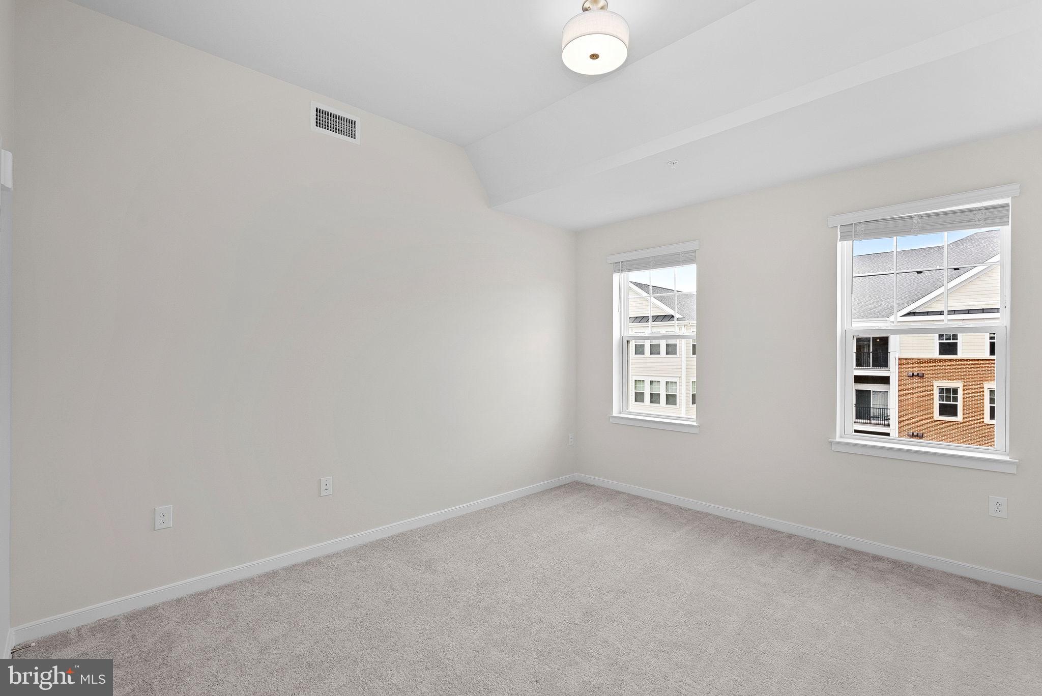 POTOMAC STATION MARKETPLACE - Residential