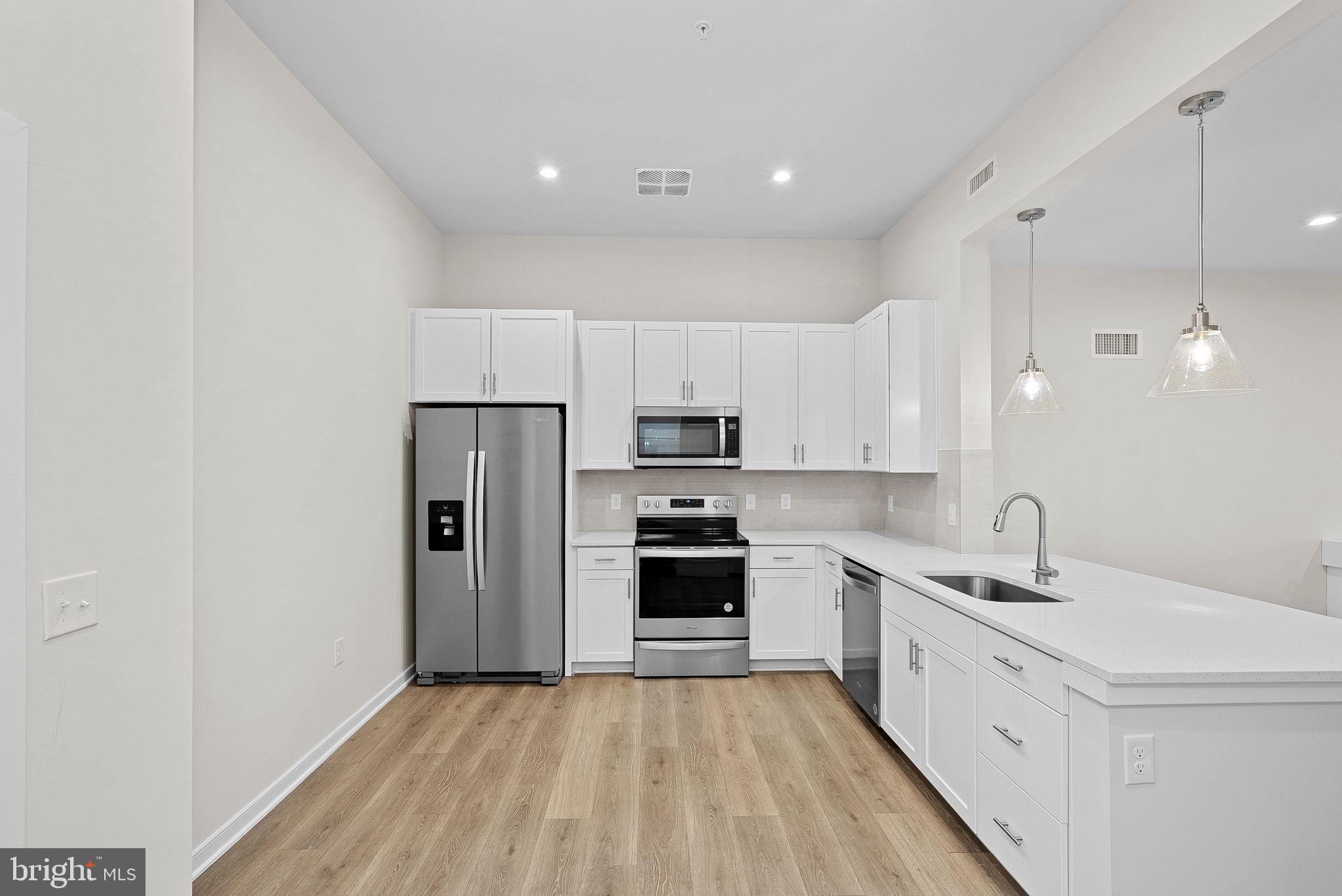 POTOMAC STATION MARKETPLACE - Residential