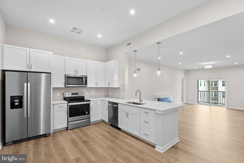 750 MOUNT AIRY TERRACE NE 403B LEESBURG VA 20176