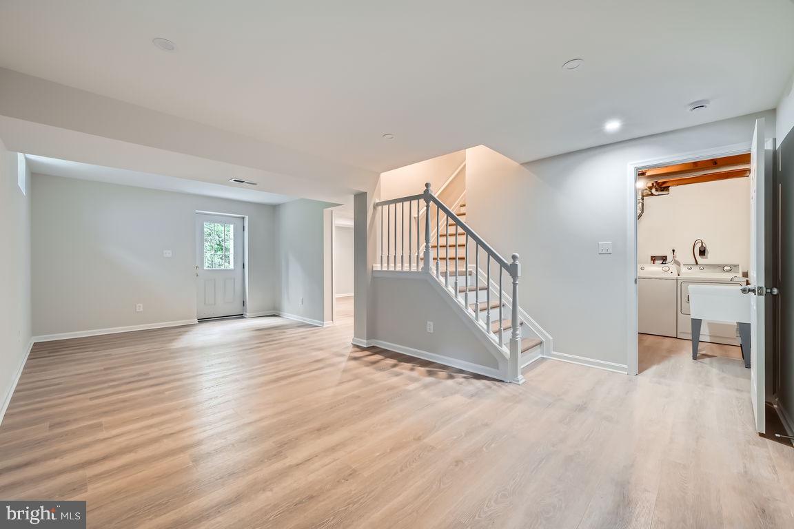 FAIRWIND FARMS - Residential Lease