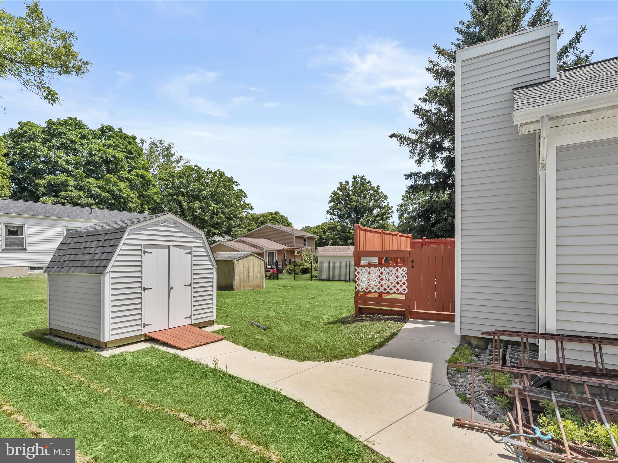 VILLAGE OF OWEN BROWN - Residential