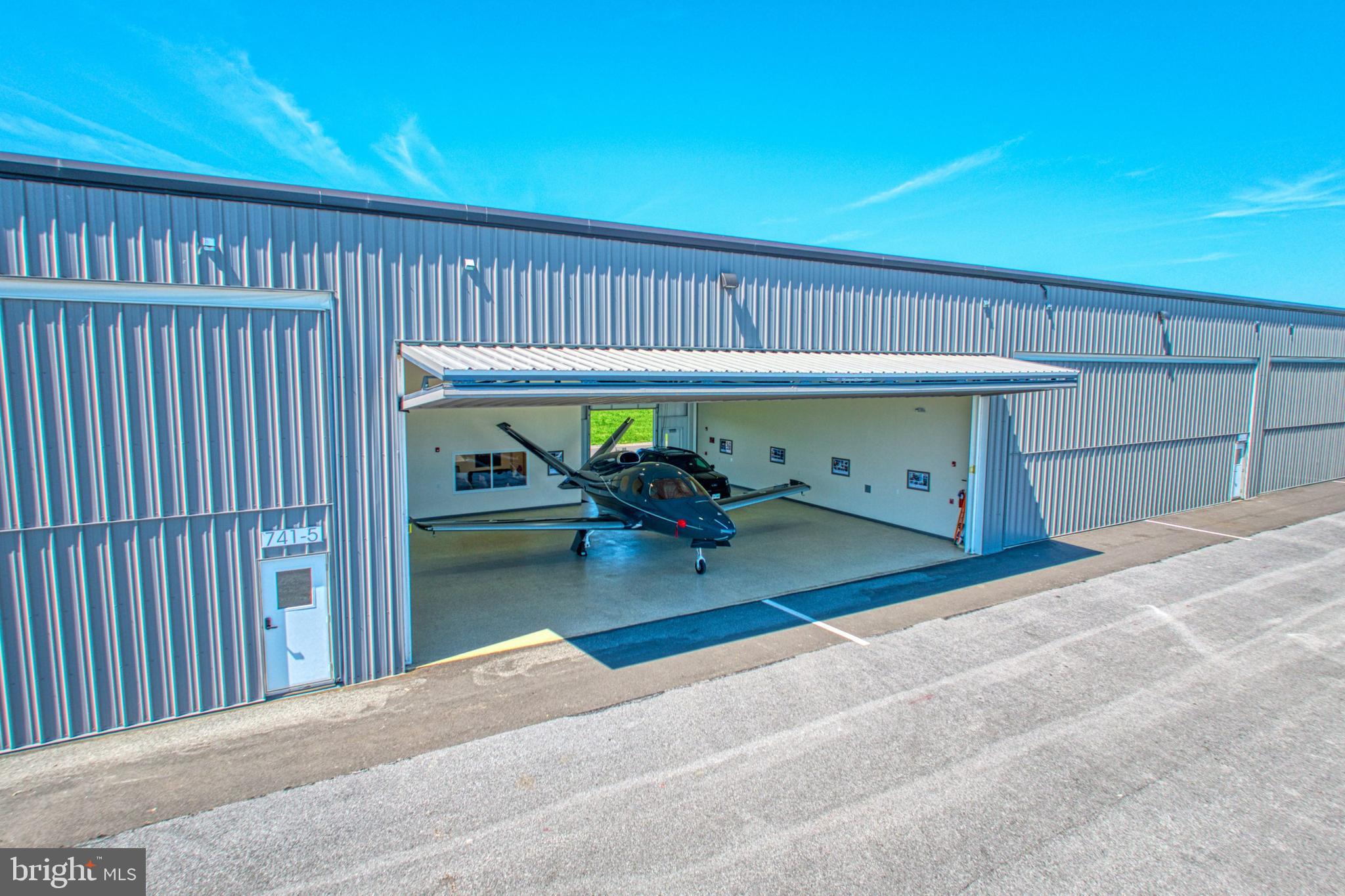 741 AIRPORT RD 2
