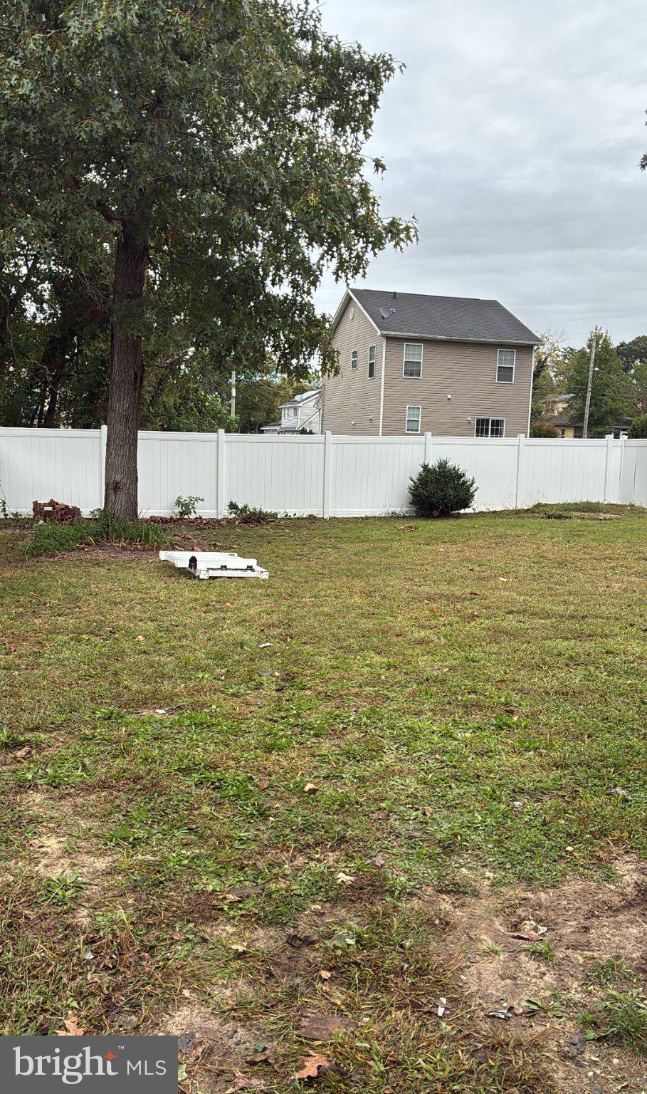 138 W THOMPSON AVE AVENUE