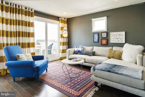 OLD TOWN COMMONS - Residential Lease