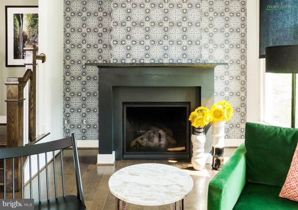 OLD TOWN COMMONS - Residential Lease