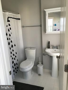 OLD TOWN COMMONS - Residential Lease