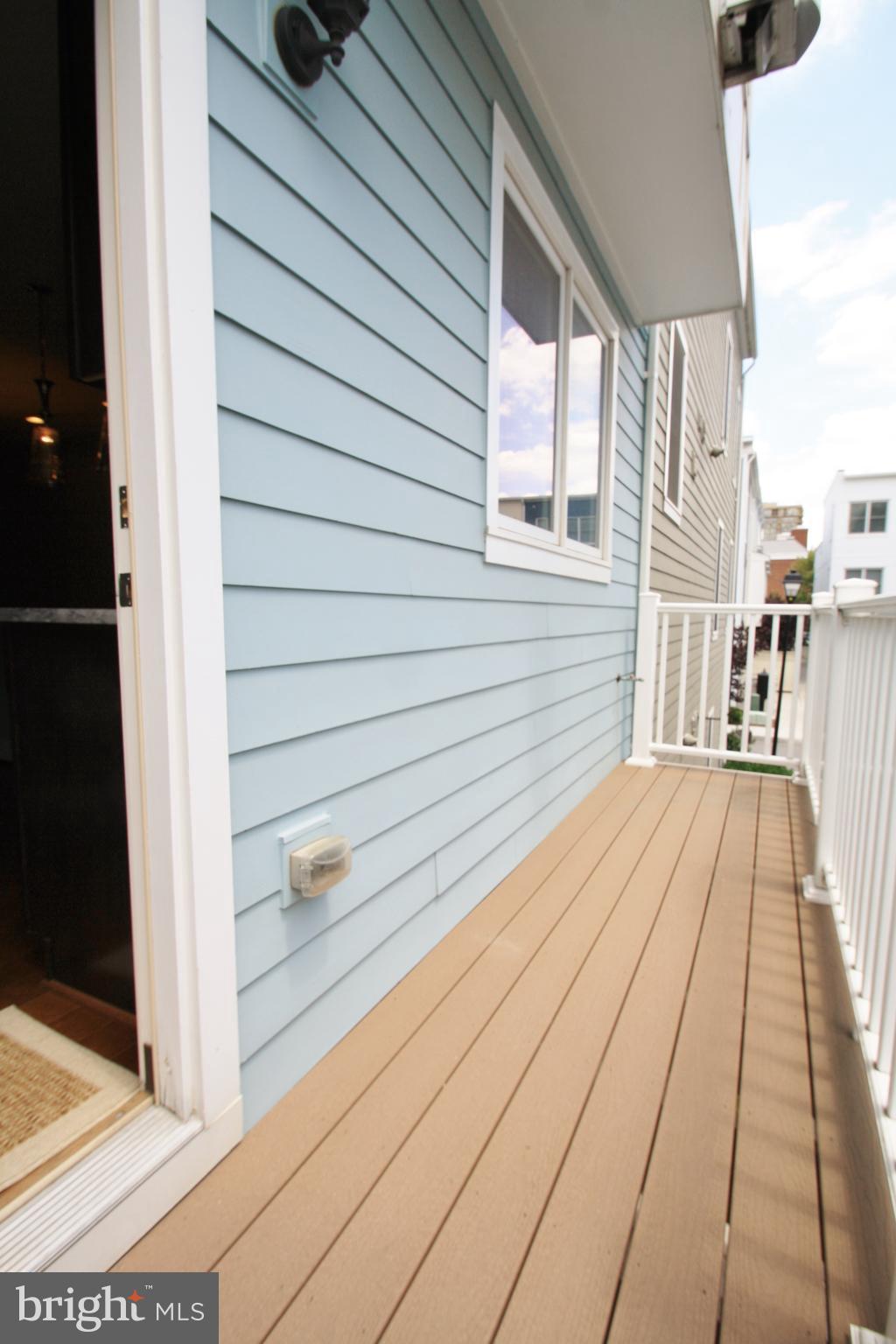 OLD TOWN COMMONS - Residential Lease