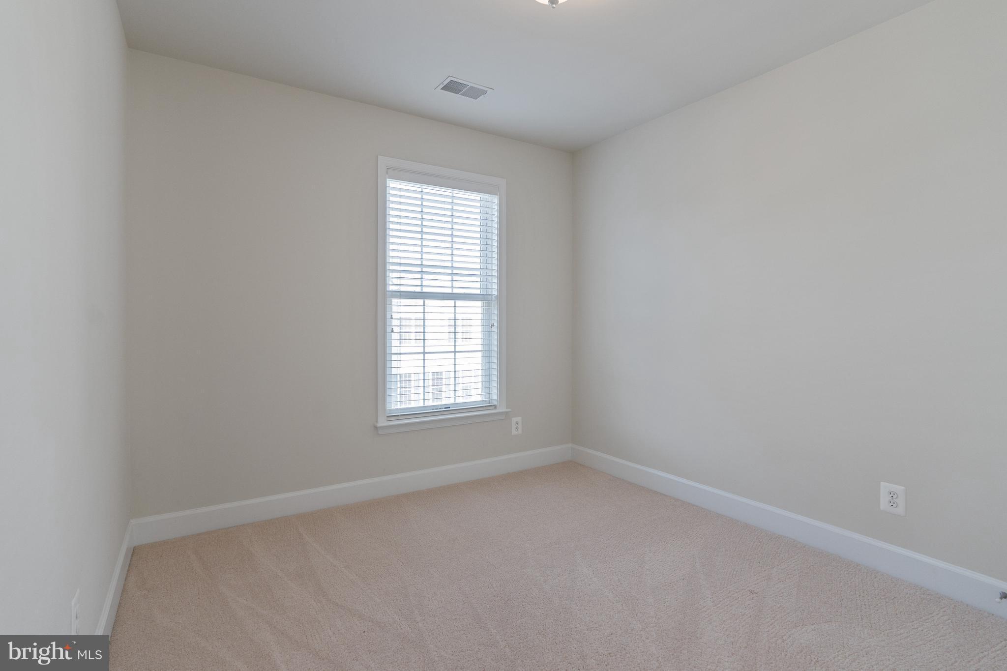 POTOMAC CLUB - Residential