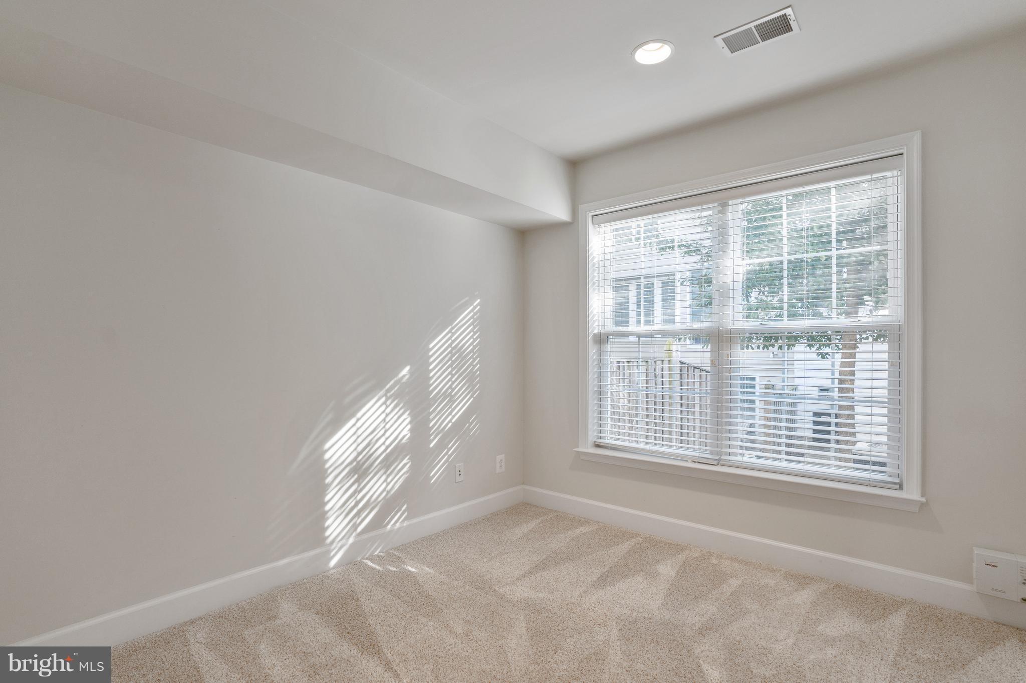 POTOMAC CLUB - Residential