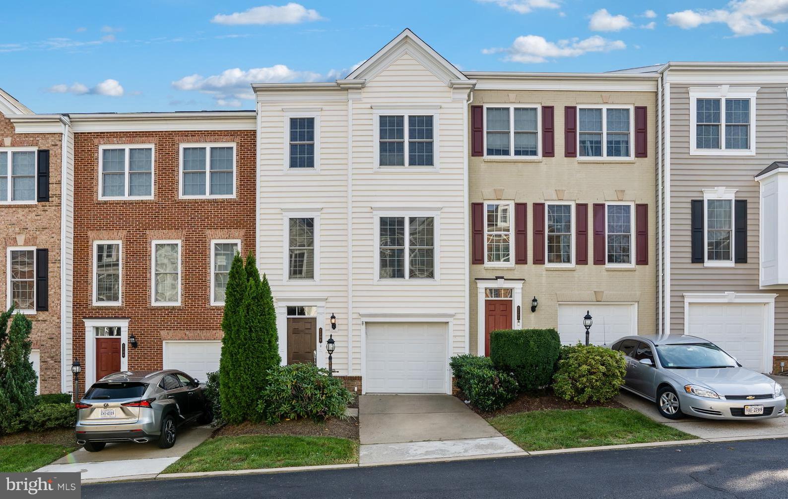 POTOMAC CLUB - Residential