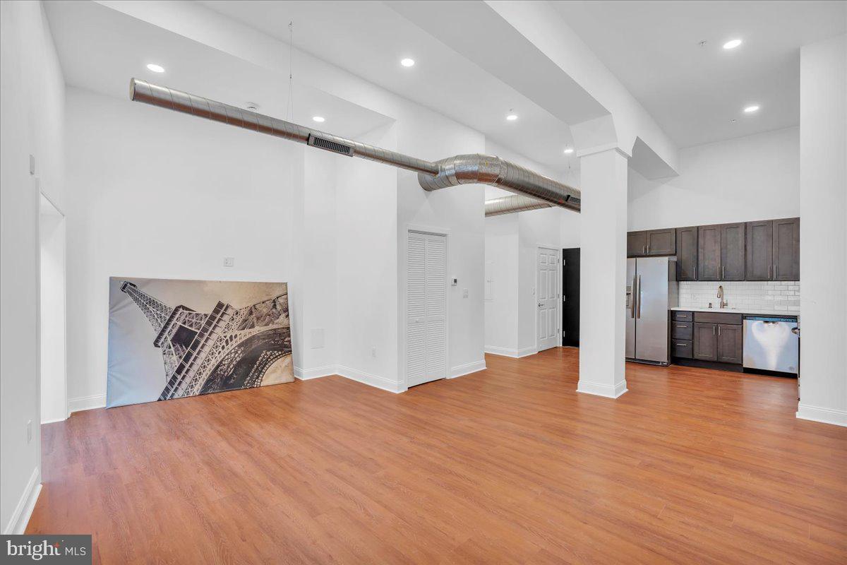 FAIRMOUNT - Residential Lease