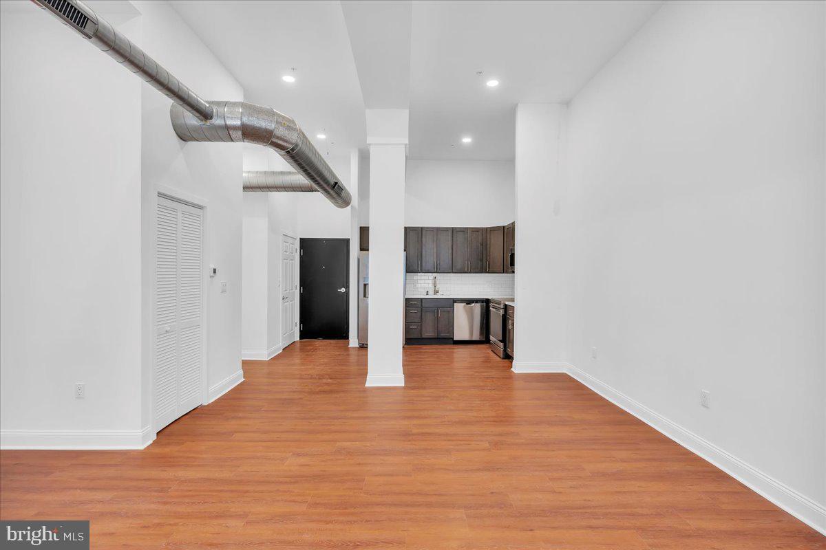 FAIRMOUNT - Residential Lease