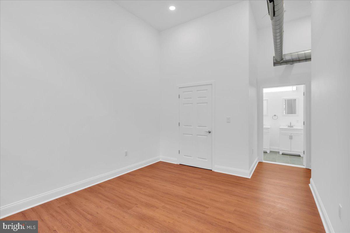 FAIRMOUNT - Residential Lease