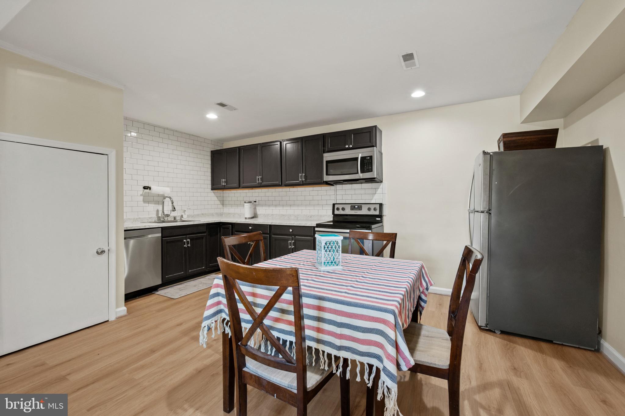HOMELAND VILLAGE - Residential