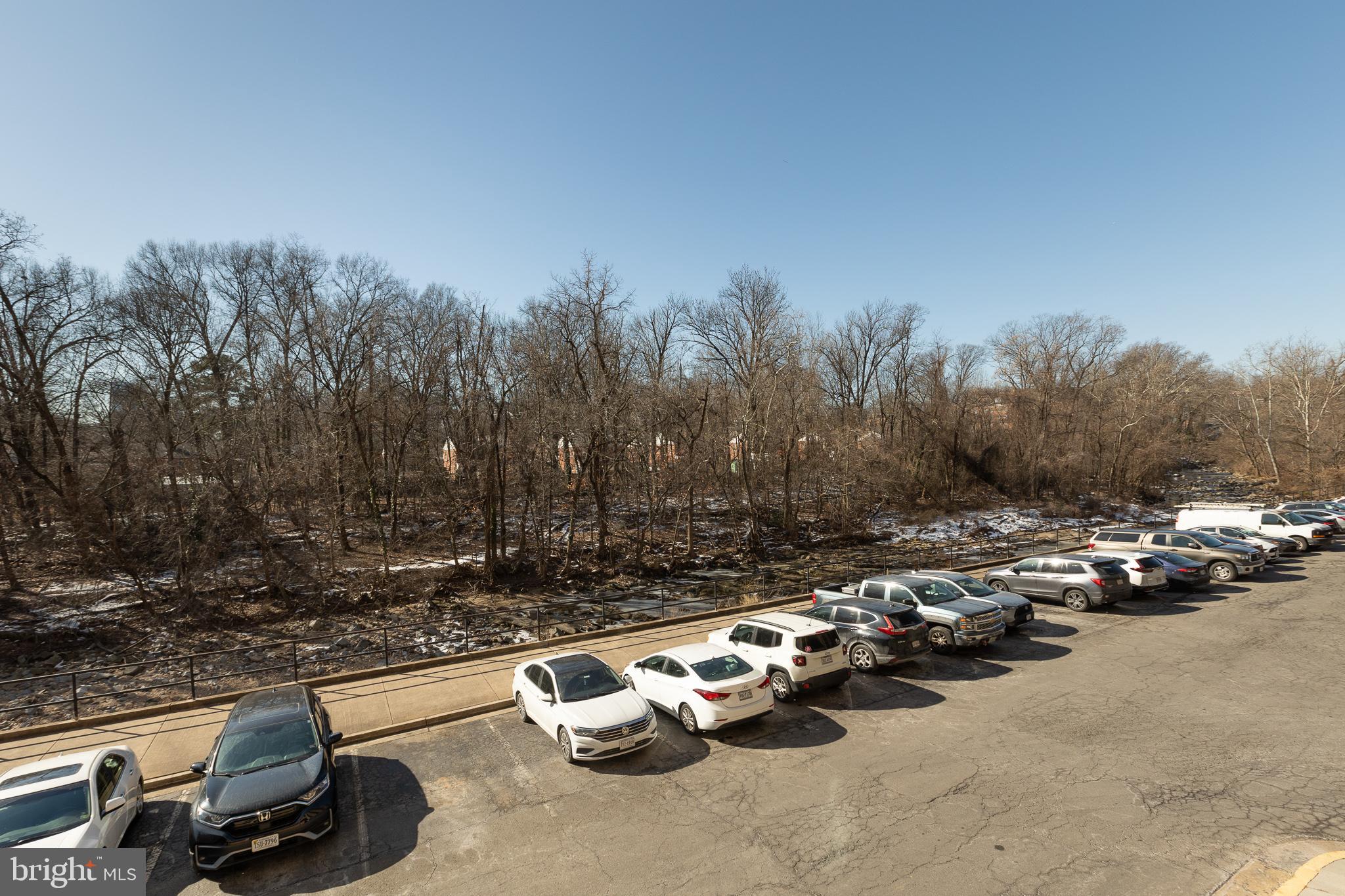 THE CARLTON - Residential