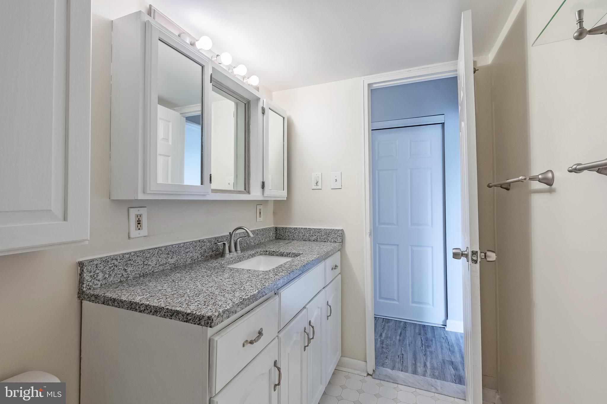 THE CARLTON - Residential