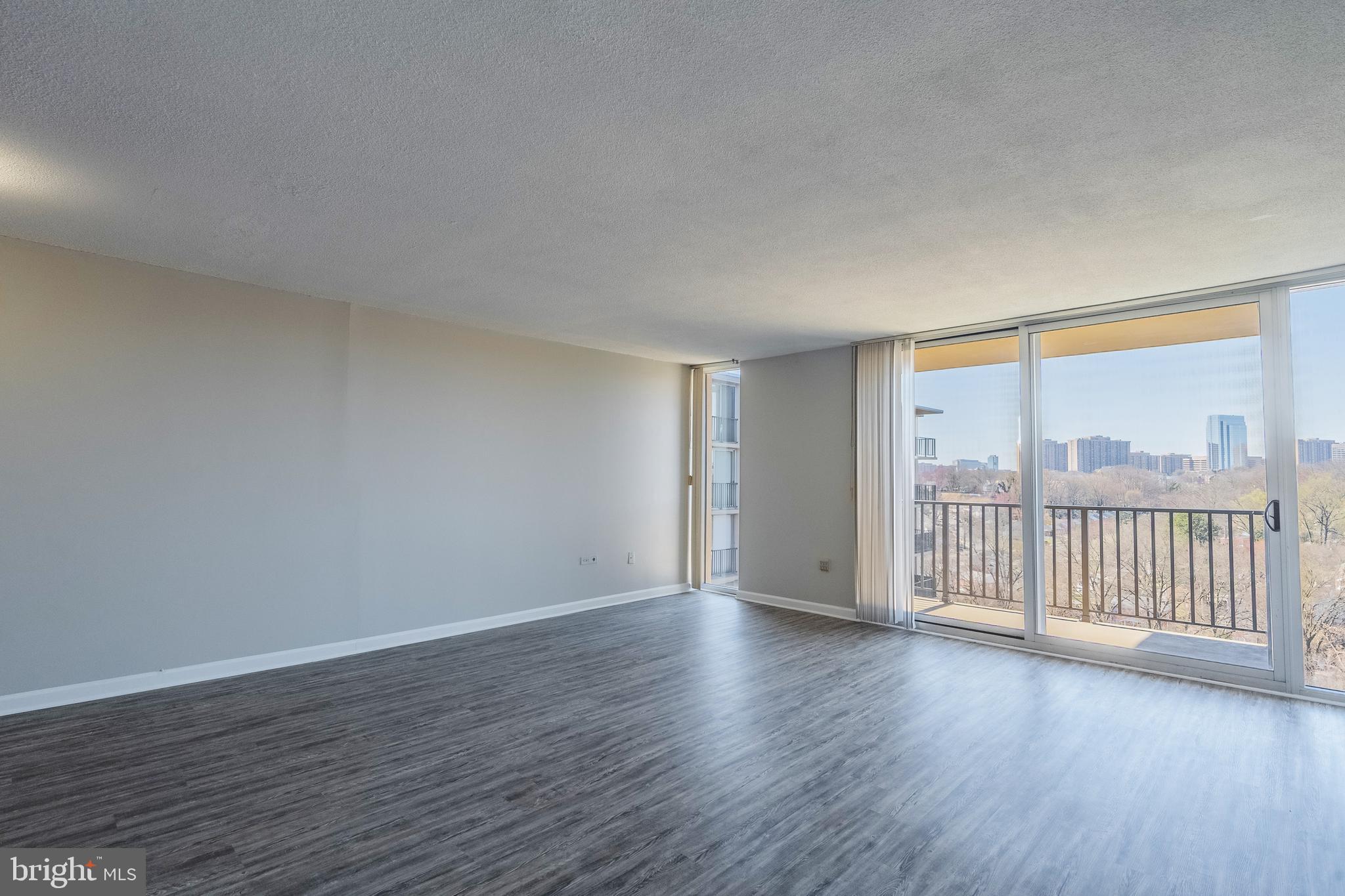 THE CARLTON - Residential