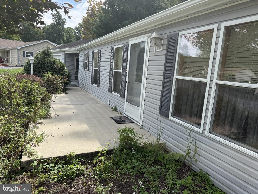 1002 HEMLOCK CIRCLE