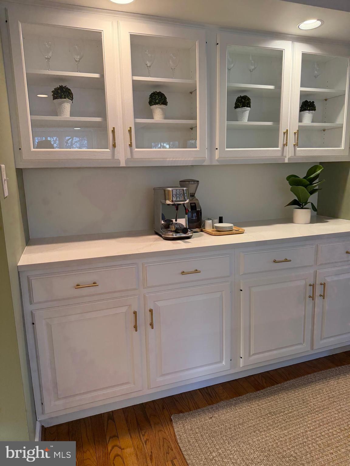 RAVENSCLIFF - Residential