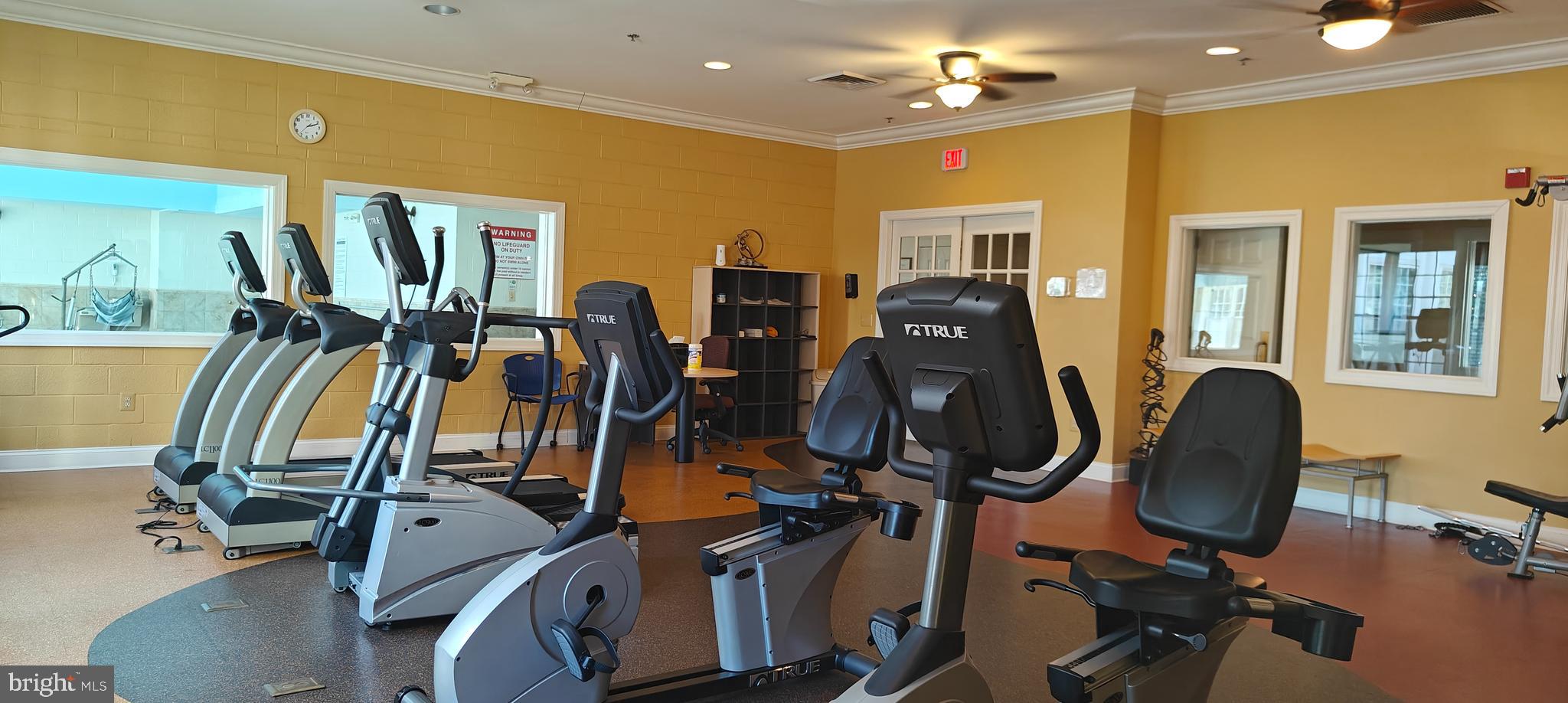 COLONIAL CHARLES - Residential Lease