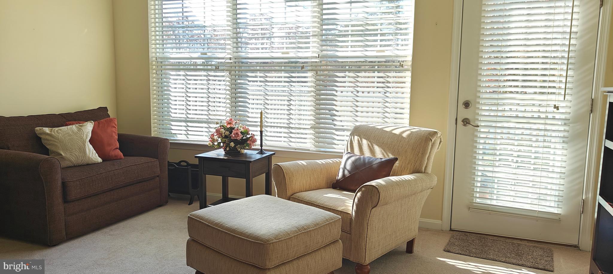 COLONIAL CHARLES - Residential Lease