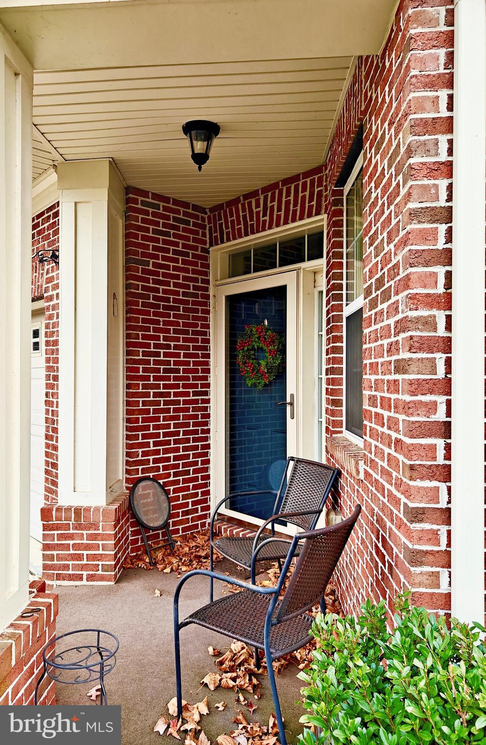 COLONIAL CHARLES - Residential Lease