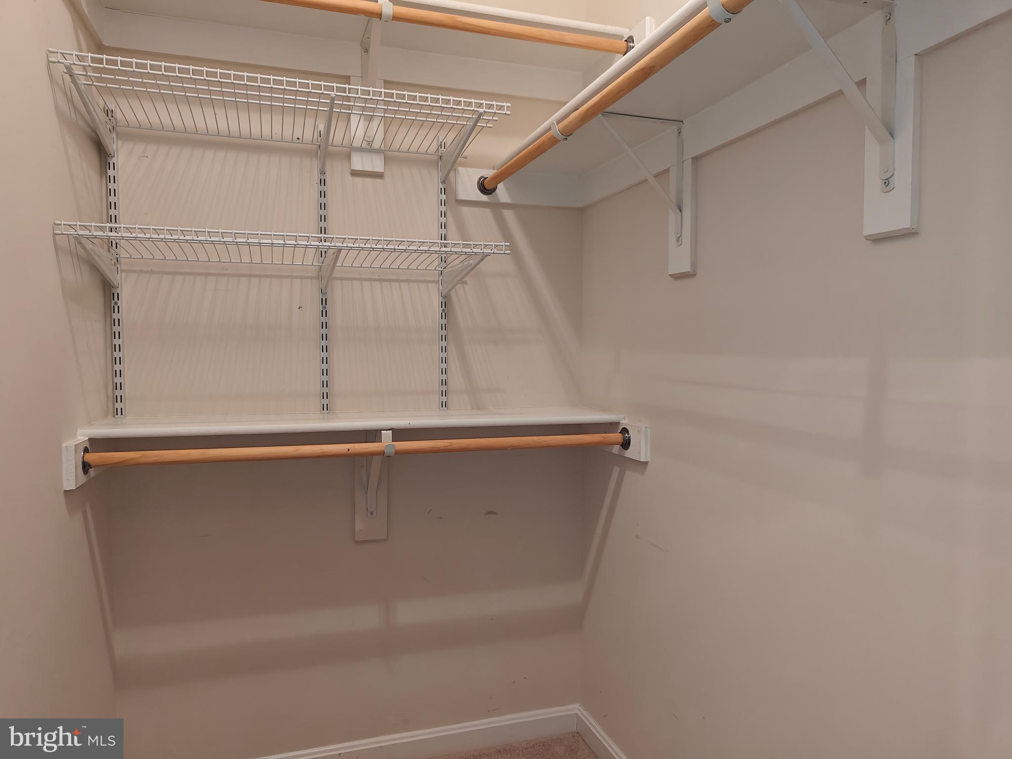 COLONIAL CHARLES - Residential Lease