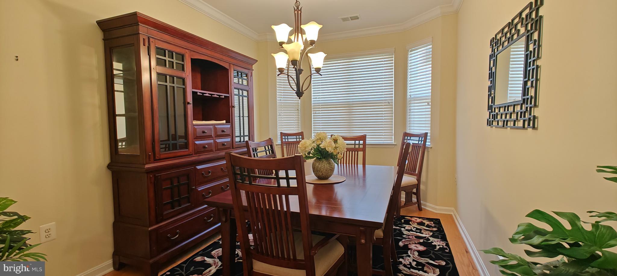 COLONIAL CHARLES - Residential Lease