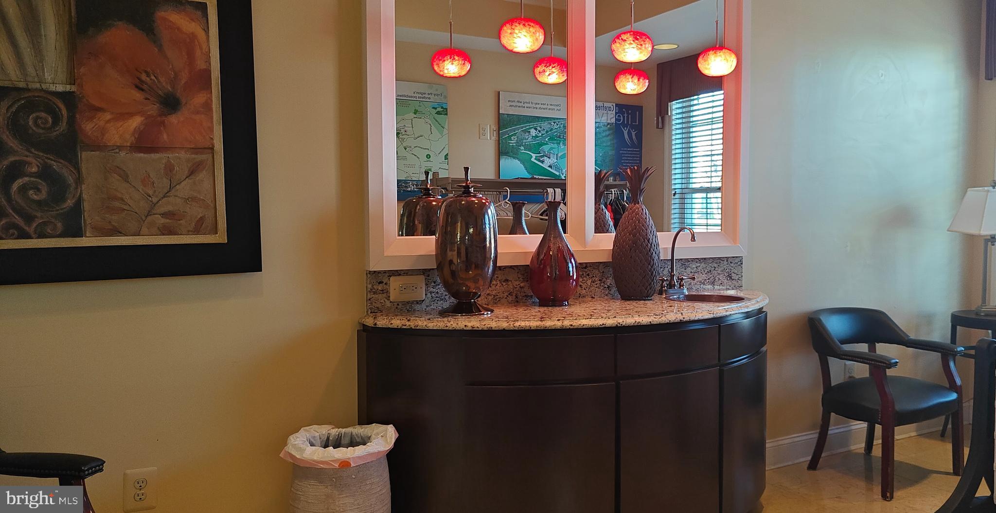 COLONIAL CHARLES - Residential Lease