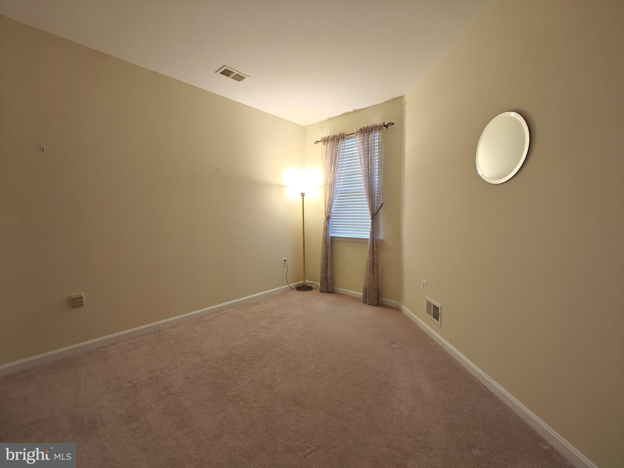 COLONIAL CHARLES - Residential Lease