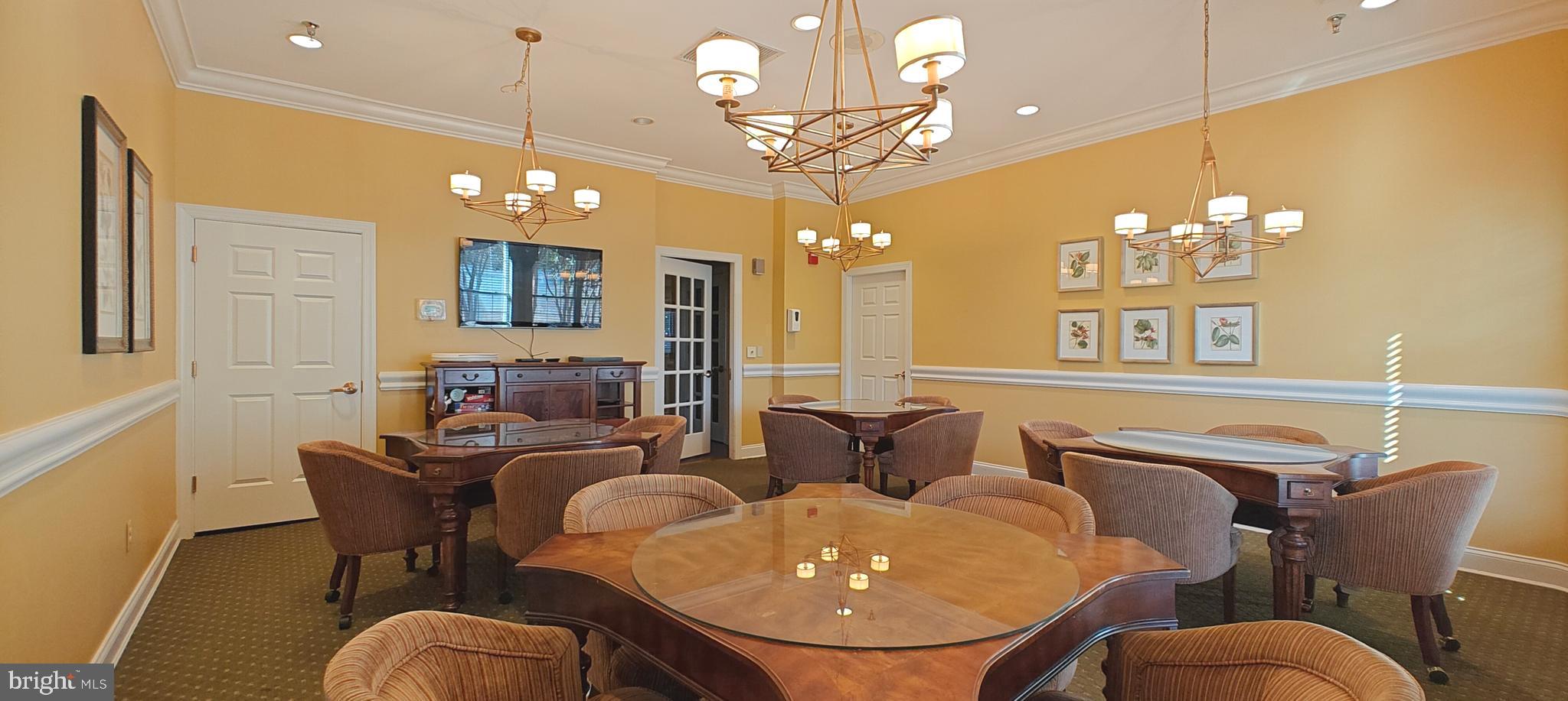 COLONIAL CHARLES - Residential Lease