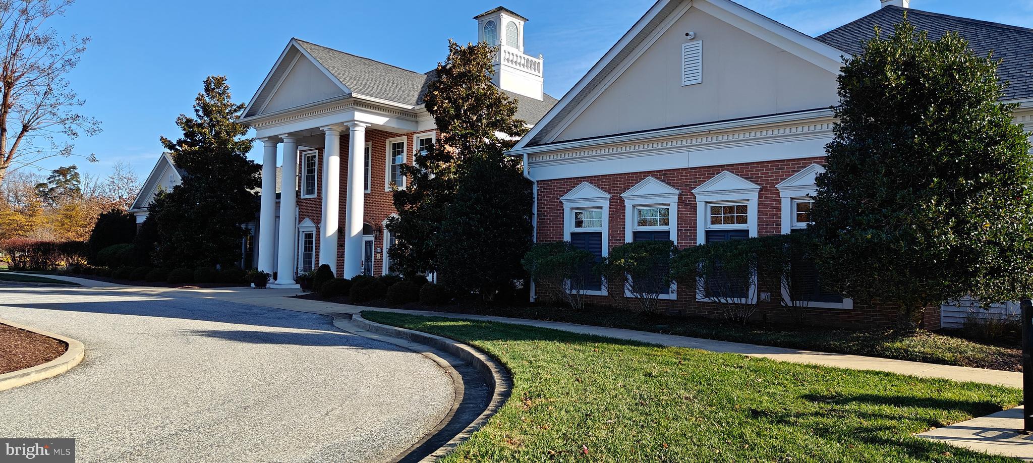 COLONIAL CHARLES - Residential Lease