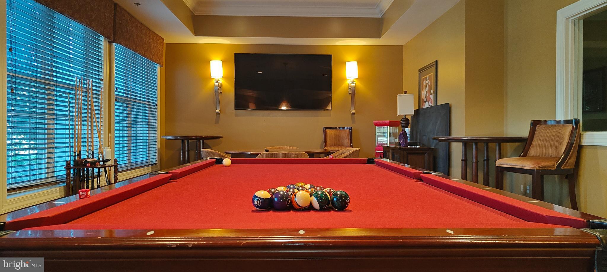 COLONIAL CHARLES - Residential Lease