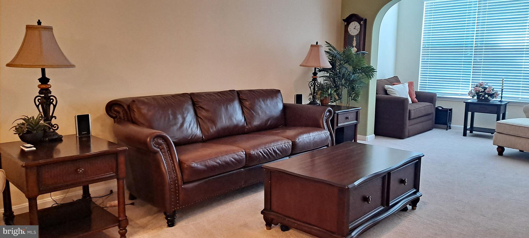 COLONIAL CHARLES - Residential Lease