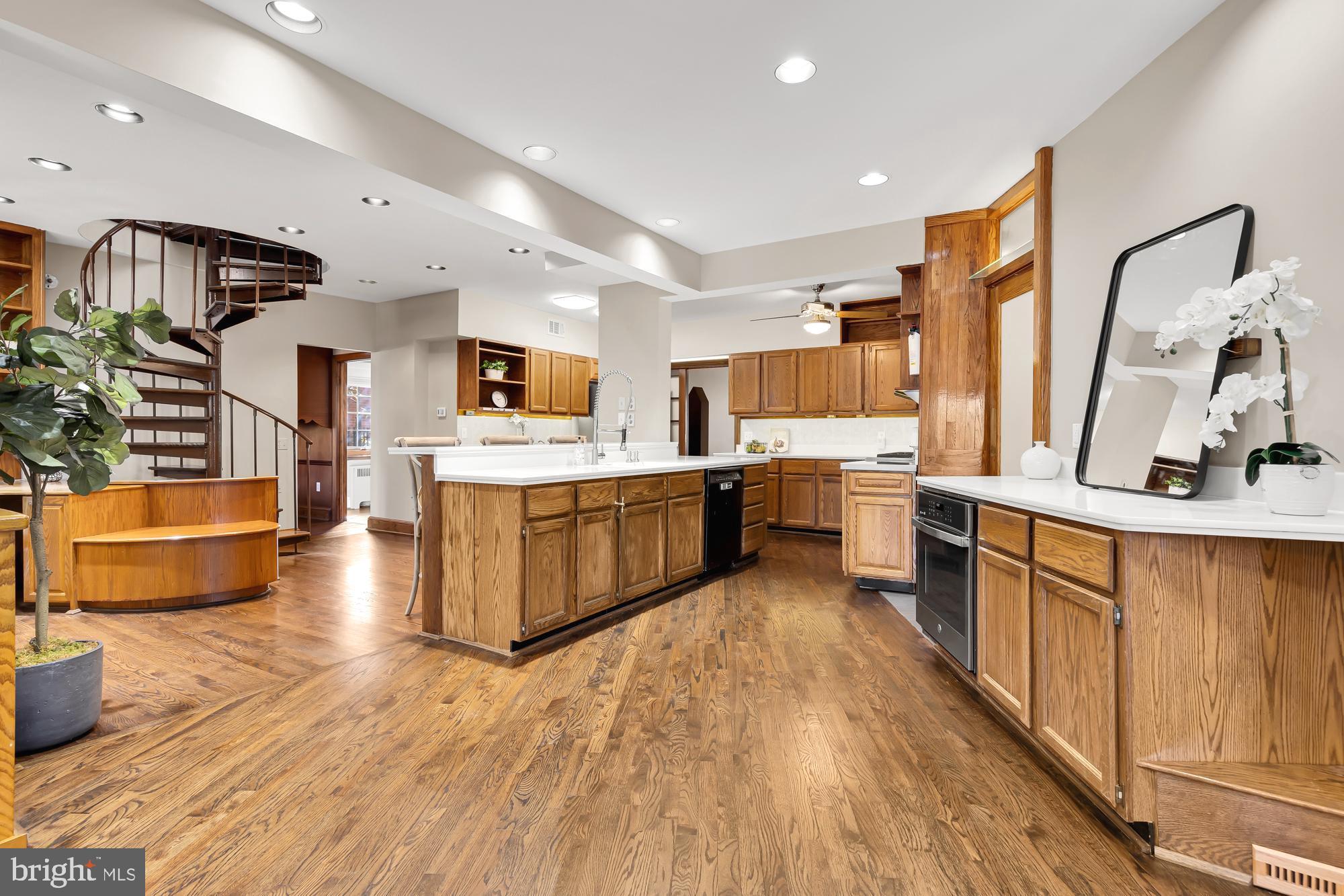 WOODHAVEN - Residential