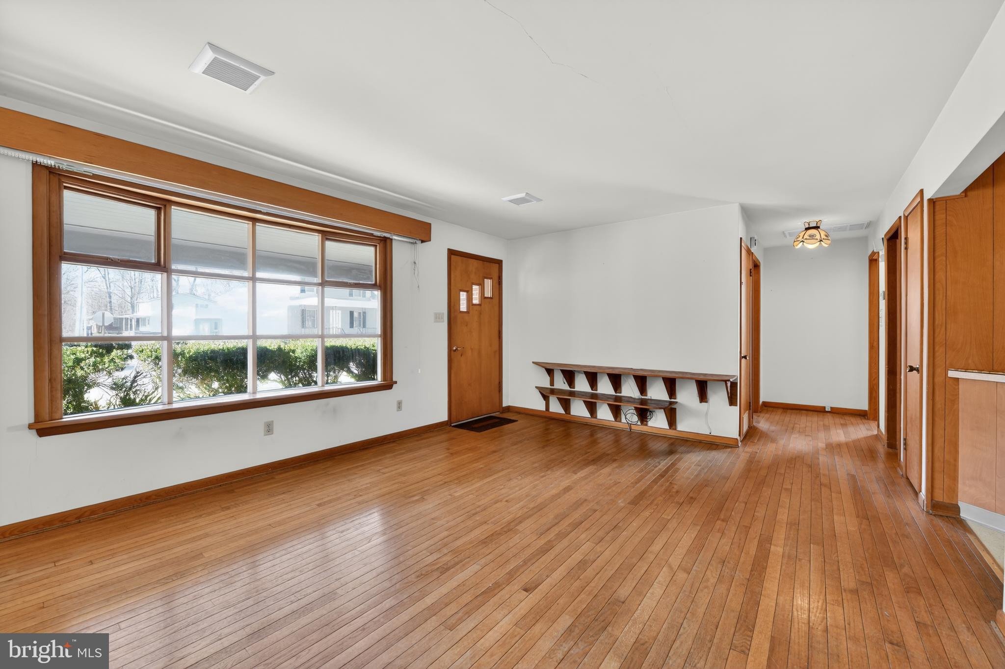 321 LINDBERGH AVENUE