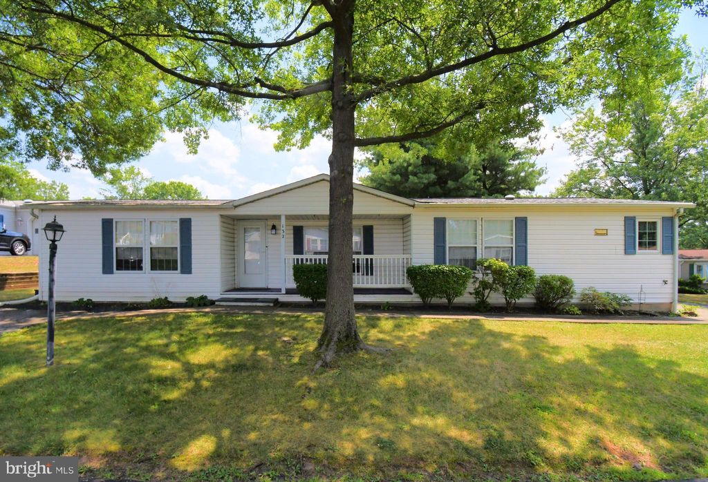 Photo of 132 Deerfield Drive, SOUDERTON, PA 18964 (MLS # PAMC2149346)