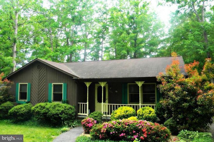 Lovely one level rambler in sought after Lake of the woods Ft. open floor plan, 3 bedrooms/2bath, fireplace, Master bedroom ft. private bathroom.  Beautiful wooded lot w/large deck & detached 1 car garage.  Owner pays HOA dues.  Pets CBC