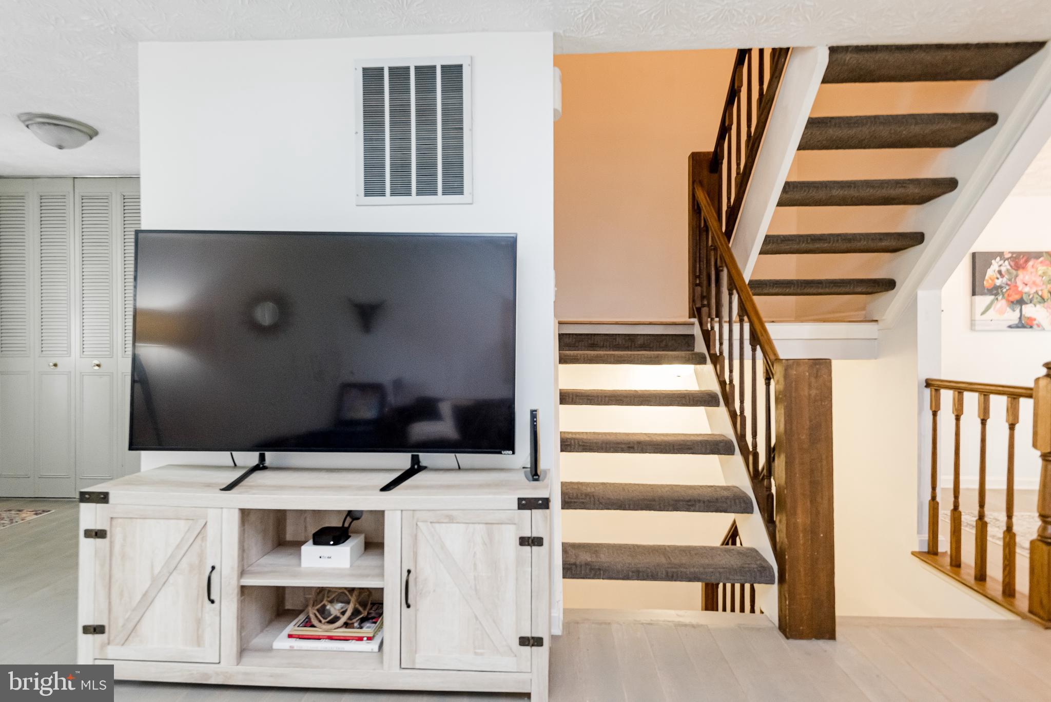 OAKMONT - Residential