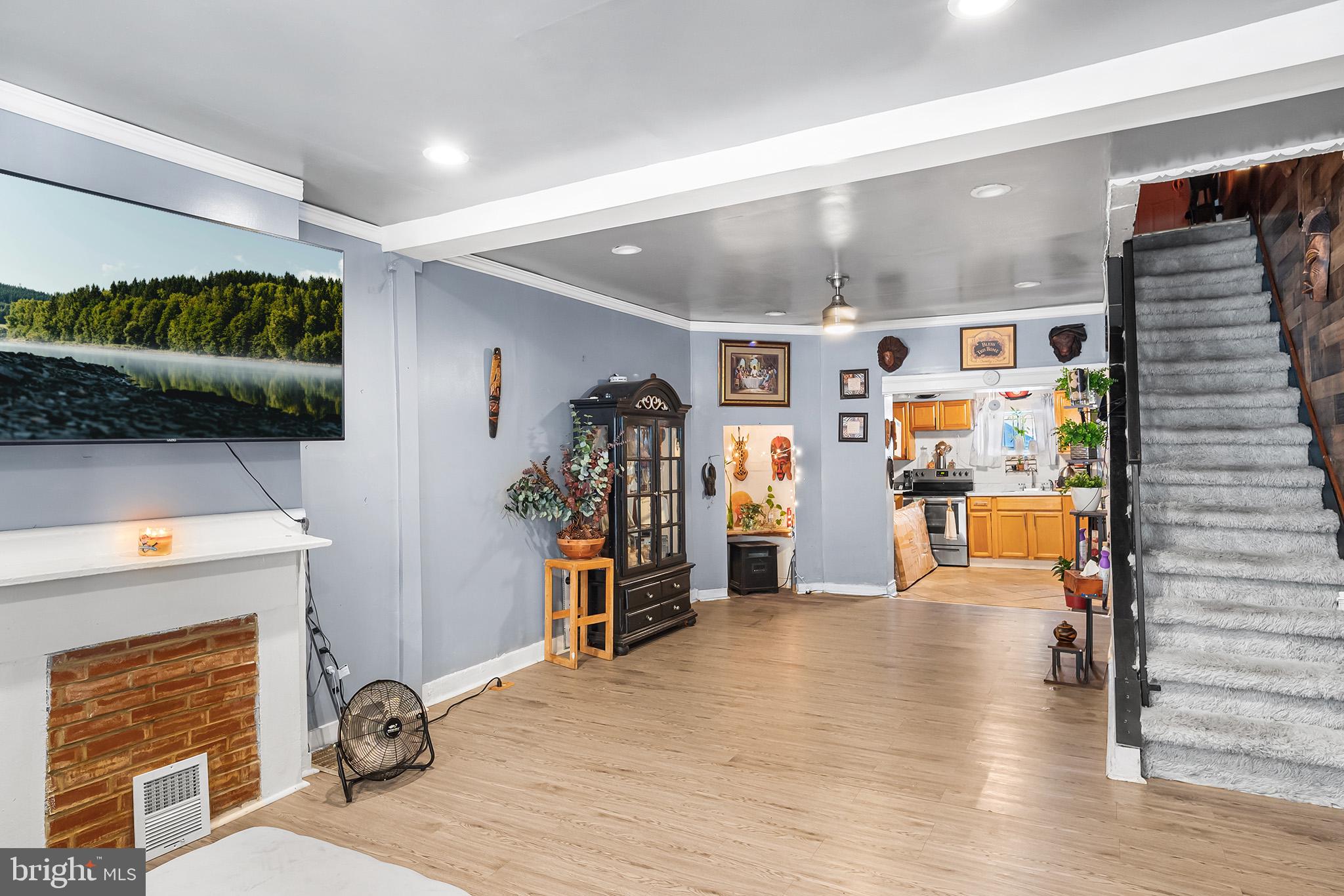 STRAWBERRY MANSION - Residential